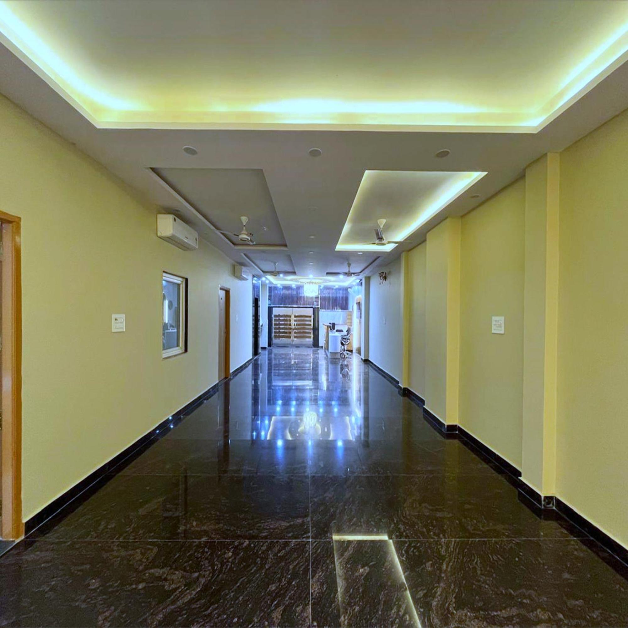 Hotel Vrinda Niddhivan ! Fully Ac, Prem Mandir At Walking Distance ! Just Near The Iskcon Temple Vrindāvan Exterior foto